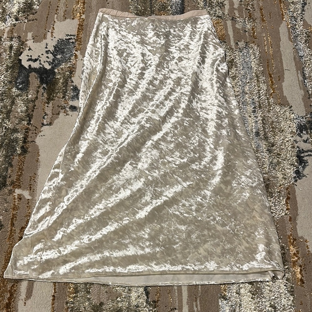 NWOT Zara Elegant Cream Velvet Skirt